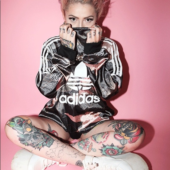 Meet your Posher, Courtney - Picture 7 of 7